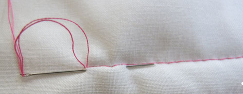 http://weallsew.com/wp-content/uploads/sites/4/2014/05/Securing-Quilting-Stitches-burying-the-tails.jpg