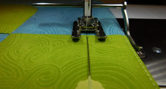 http://weallsew.com/wp-content/uploads/sites/4/2016/04/stitching-with-seam-guides-1200-x-900-15-555x300.jpg