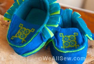 How to make baby moccasins - free diy sewing project