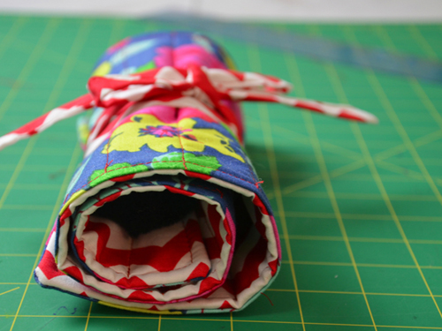 DIY Oilcloth Makeup Brush Roll