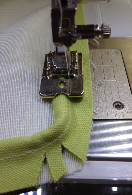 Piping: How to Make and Insert Covered Cord - WeAllSew