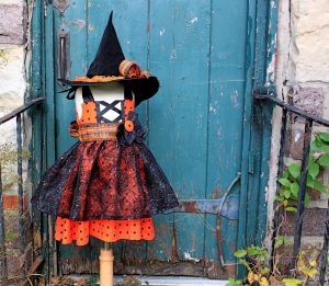 Handmade Halloween Round-Up by Jess Abbott - WeAllSew