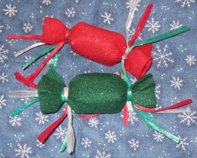 How to Make Angie Steveson's Candy Wrapper Ornaments - WeAllSew