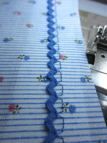 Floating Rickrack Sewing Technique