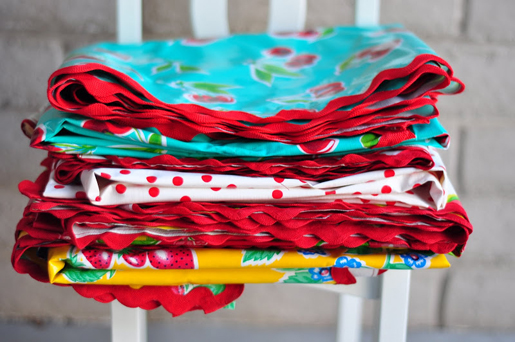 Aesthetic Nest: Sewing: Rickrack Place Mats and Napkins (Tutorial)