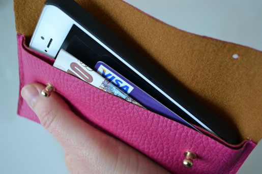 DIY-faux-leather-phone-case