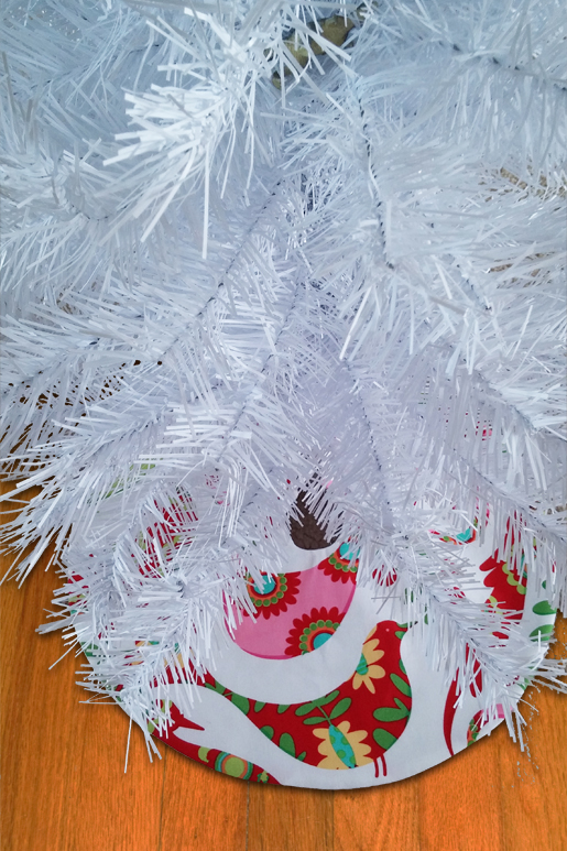 DIY Mini Holiday Tree Skirt