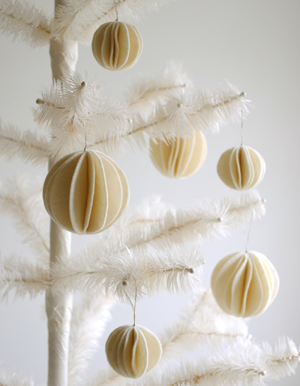 DIY felt snowball ornaments