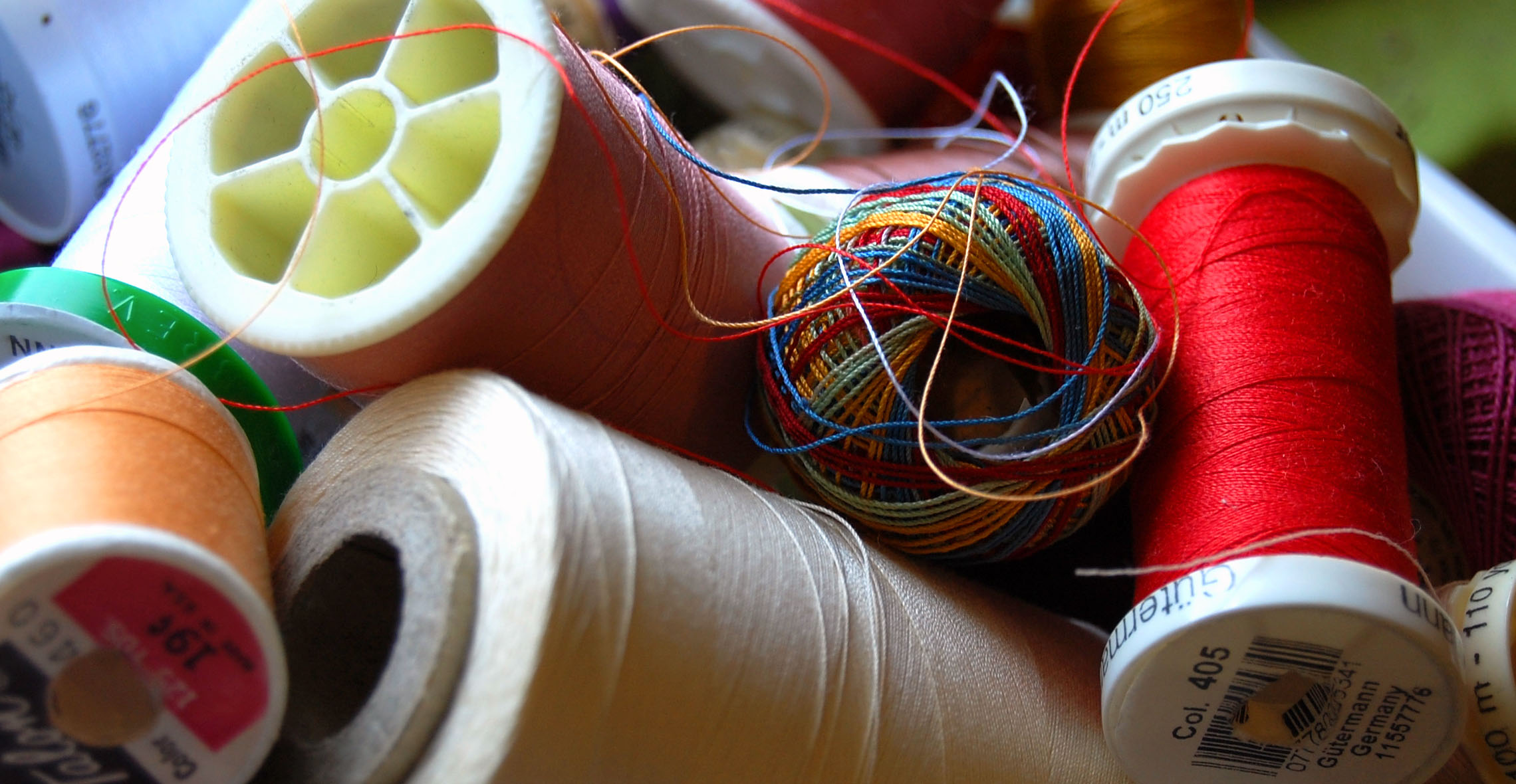 Tips to keep your thread stash organized!