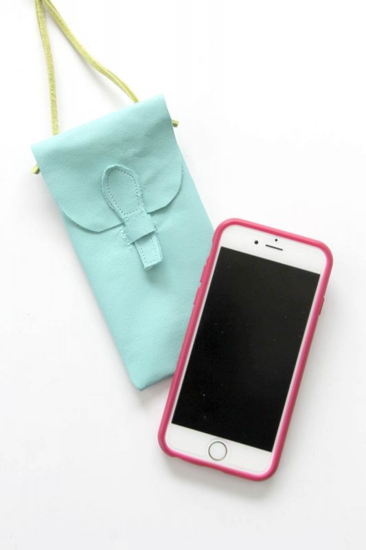 Leather iPhone Purse Tutorial  - Finished Purse Closed