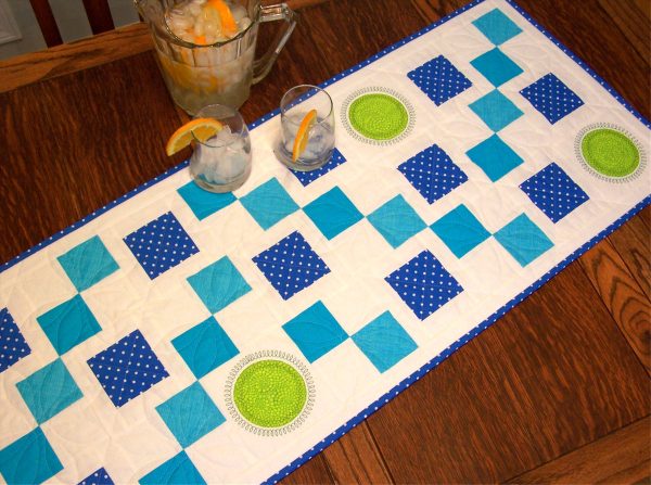 How to sew a summer breeze table runner