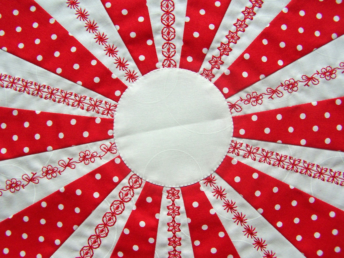 Peppermint Candy patchwork pillow tutorial