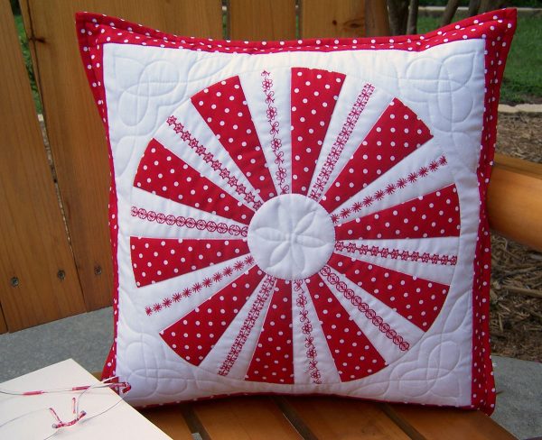 Peppermint Candy patchwork pillow tutorial