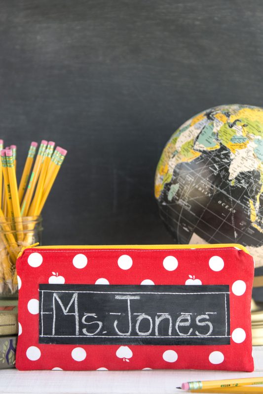 Sewing Tutorial for a zippered pouch with a chalk board on the front... so cute for back to school or for a teacher appreciation gift