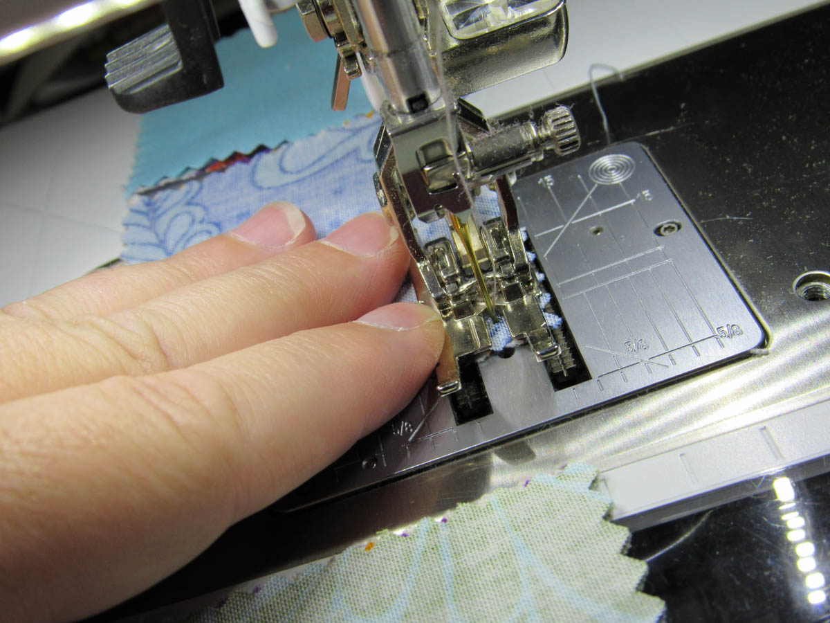 BERNINA Patchwork Foot 97D Tips - holding Patchwork from side