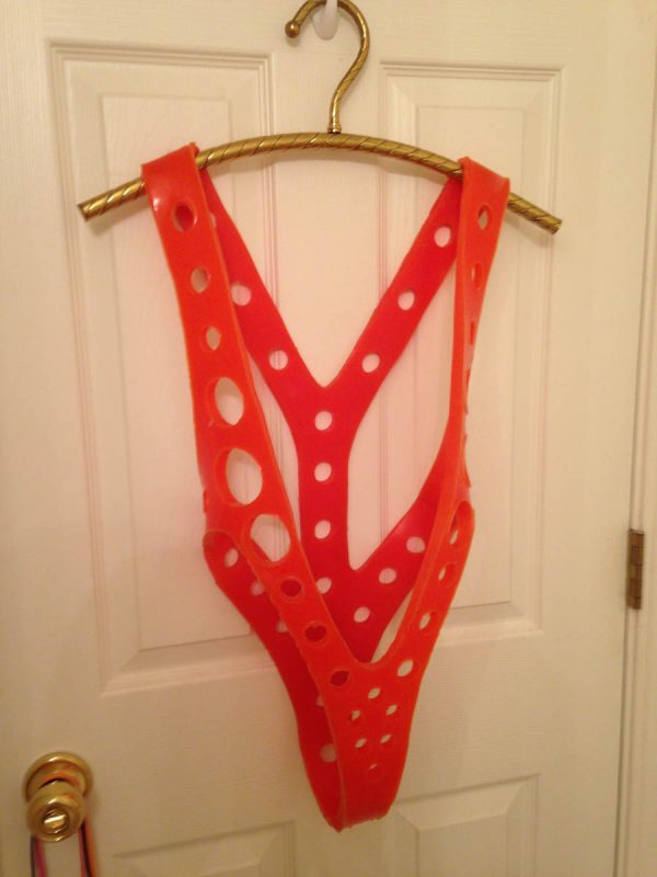 DIY Leeloo Dallas’ Multipass Costume - Suspenders