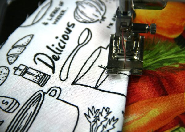 Recycle old canvas bags into made-over market bags with this tutorial