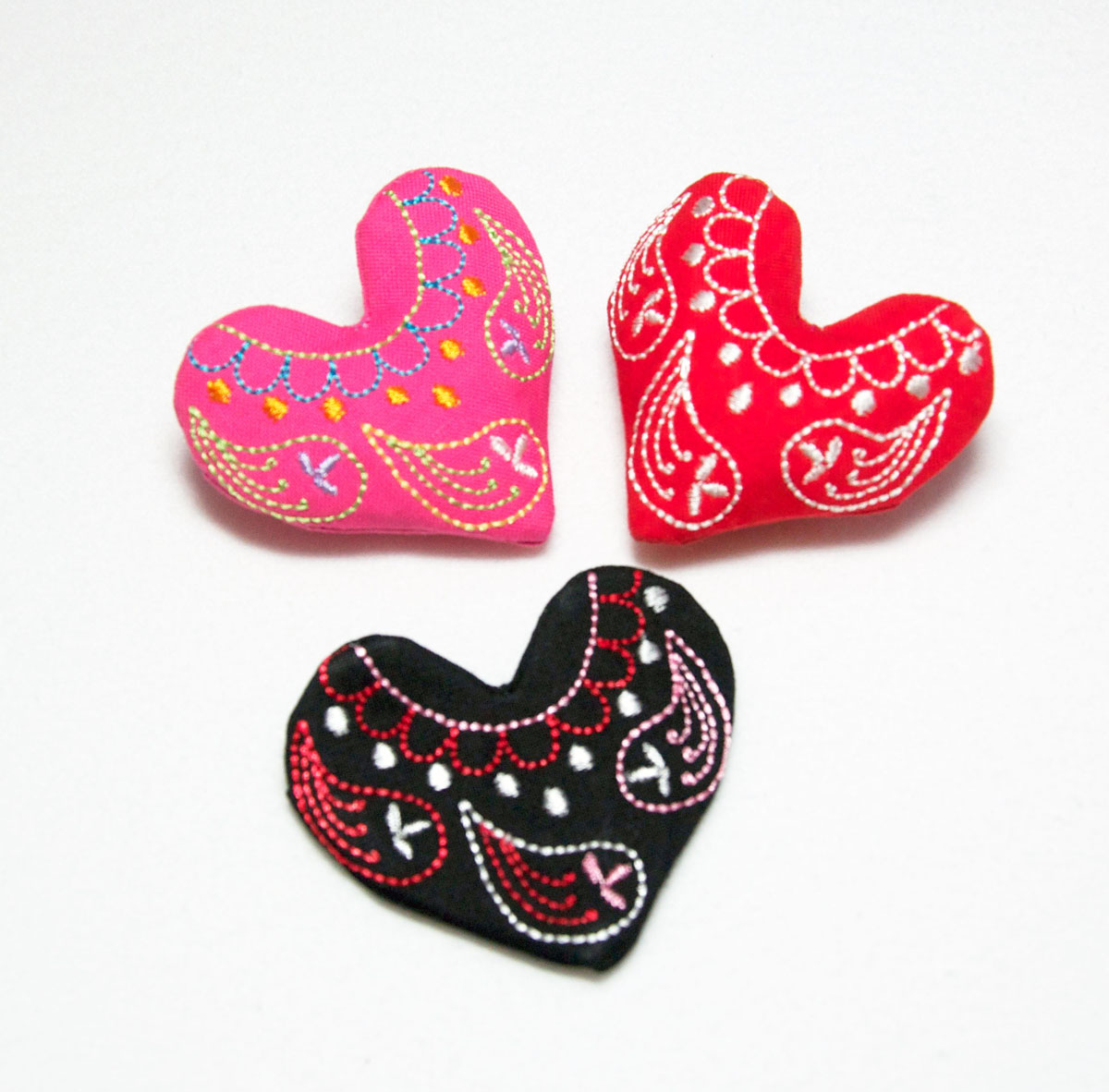 Embroidered Pin Embroidered Heart Pin and Free Embroidery Design - WeAllSew