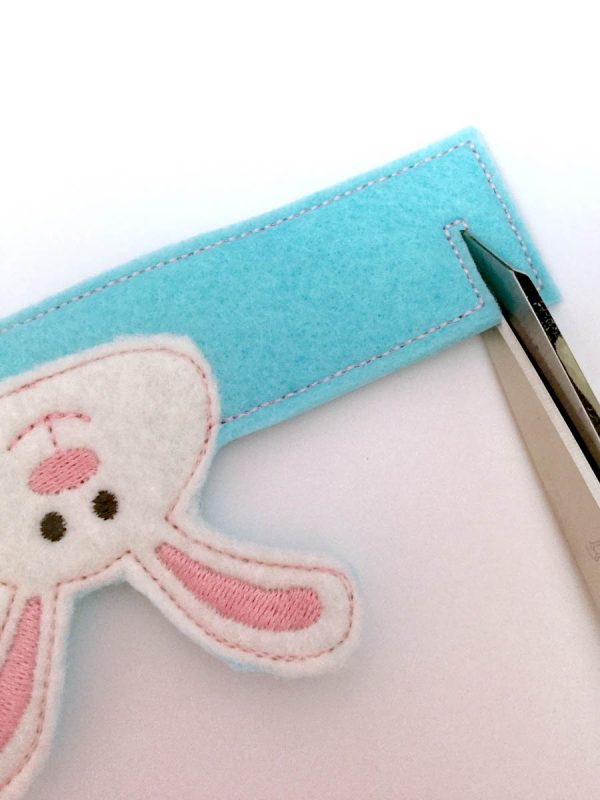 Bunny Easter Egg Holder - cutting