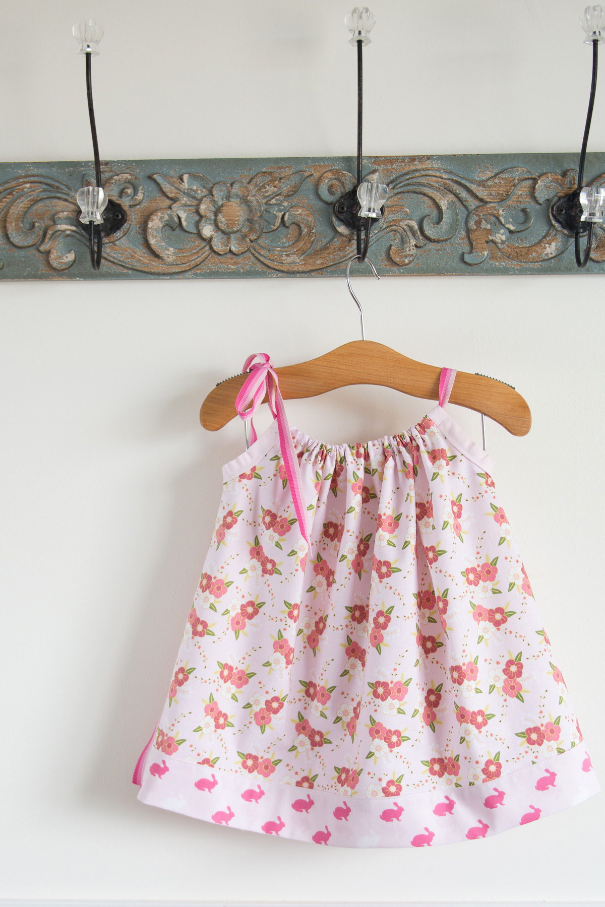 Simple pillowcase dress sewing tutorial by Melissa Mortenson of polkadotchair.com - includes measurements for multiple sizes