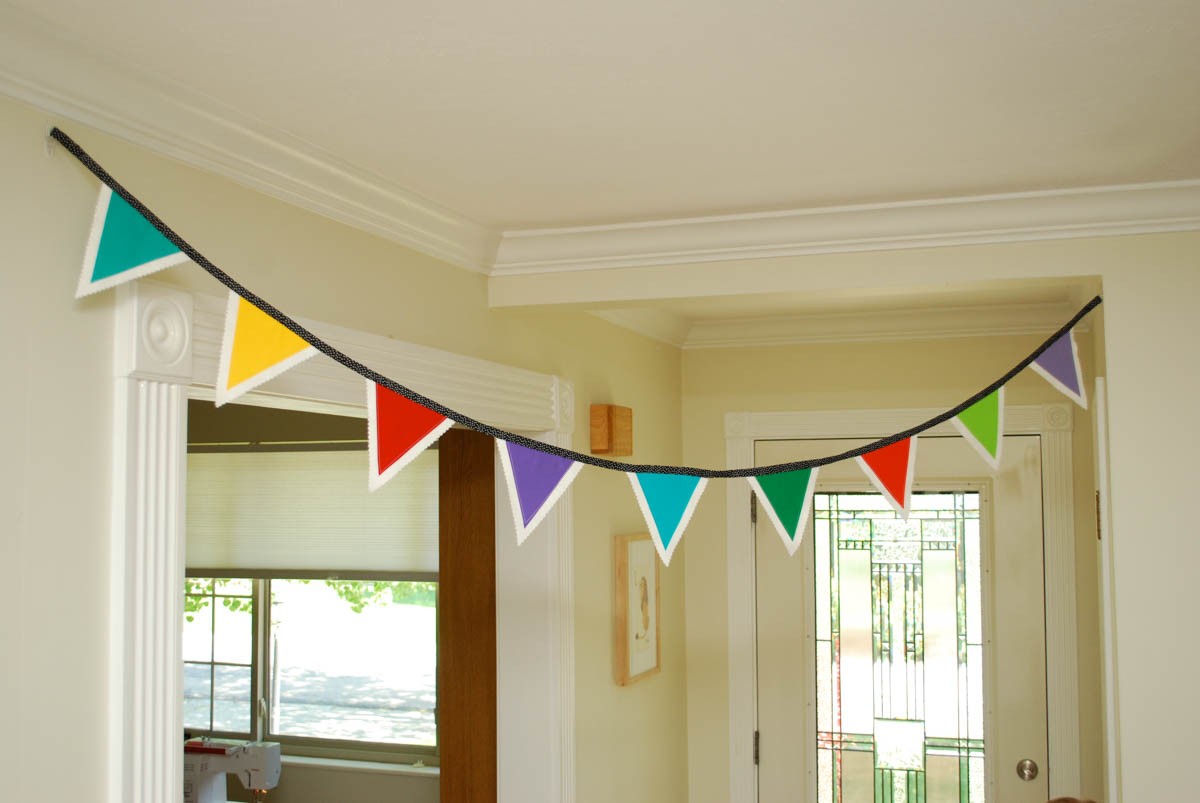 String of Pennants - WeAllSew