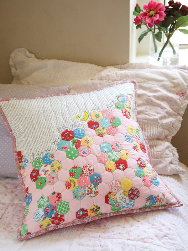 Easy hexie pillow tutorial