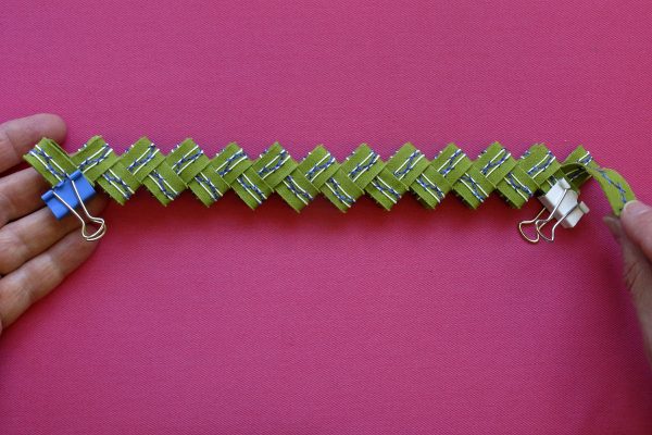 Summer glow bracelet tutorial