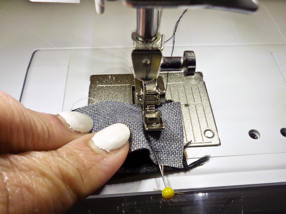 Clutch With Detachable Chain Strap WeAllSew