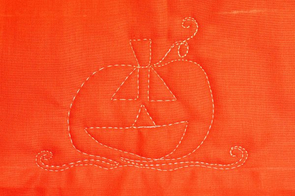 Jack-o-Lantern Free-motion Quilting-prepare for the next motif