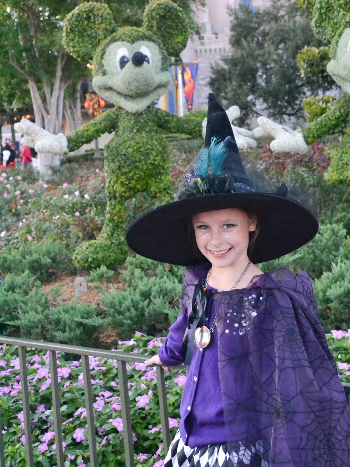 How to make a Hooded Cape for Halloween WeAllSew