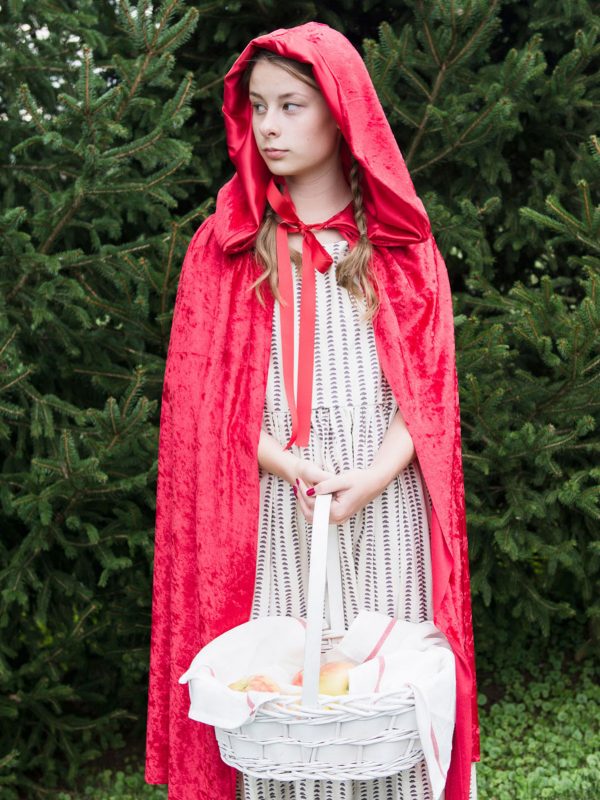 How to make a hooded cape; perfect for a Halloween Costume