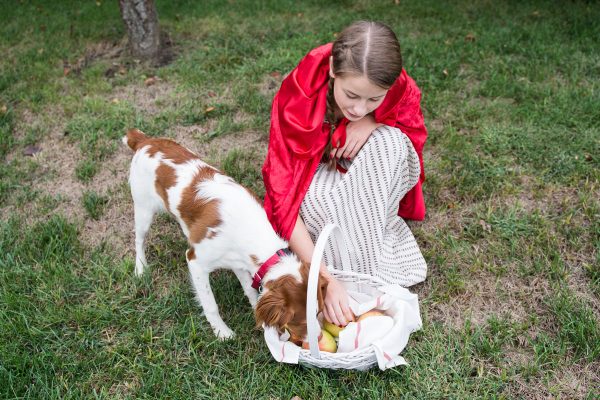 How to make a hooded cape; perfect for a Halloween Costume