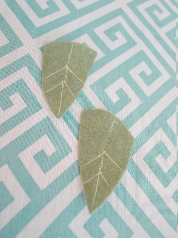 Recycled thread flower pin Step Six: Sew leaf veins 