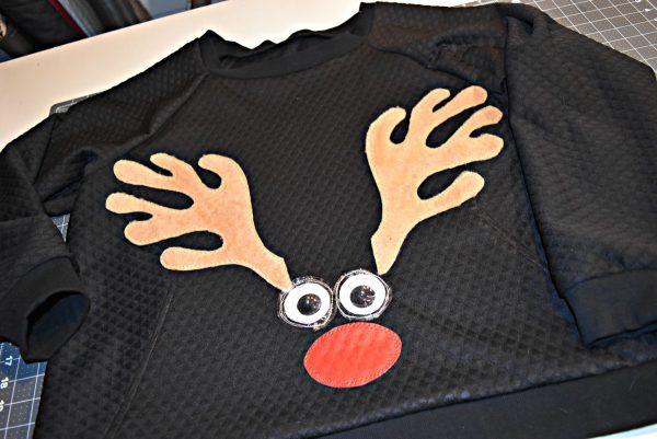 REINDEER FACE SWEATSHIRT 110 [WEALLSEW.COM]