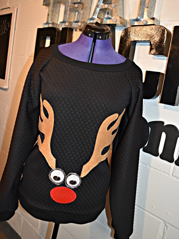 REINDEER-FACE-SWEATSHIRT-113-WEALLSEW.COM_