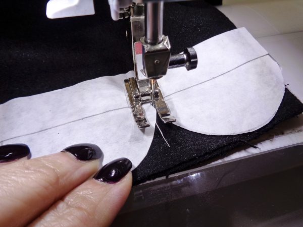 How to Add a Scalloped Edge Tutorial - Stitching the scallops