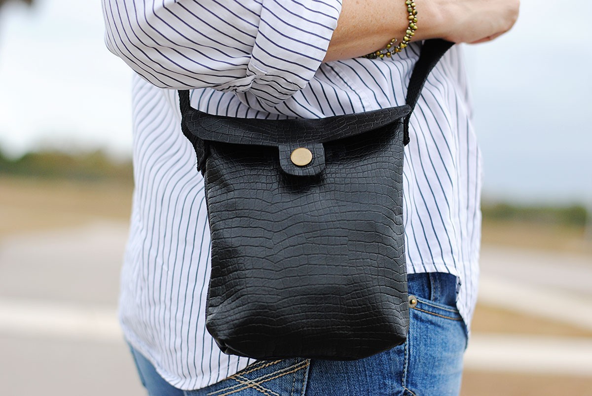 Traveler's Purse Tutorial WeAllSew