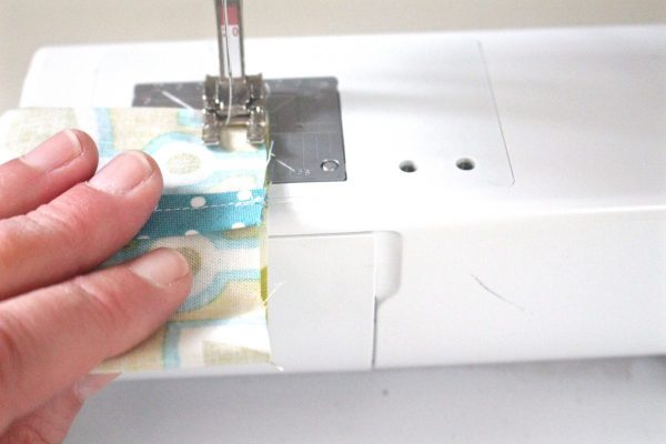 Tissue holder Tutorial Step eight: sew the sides together
