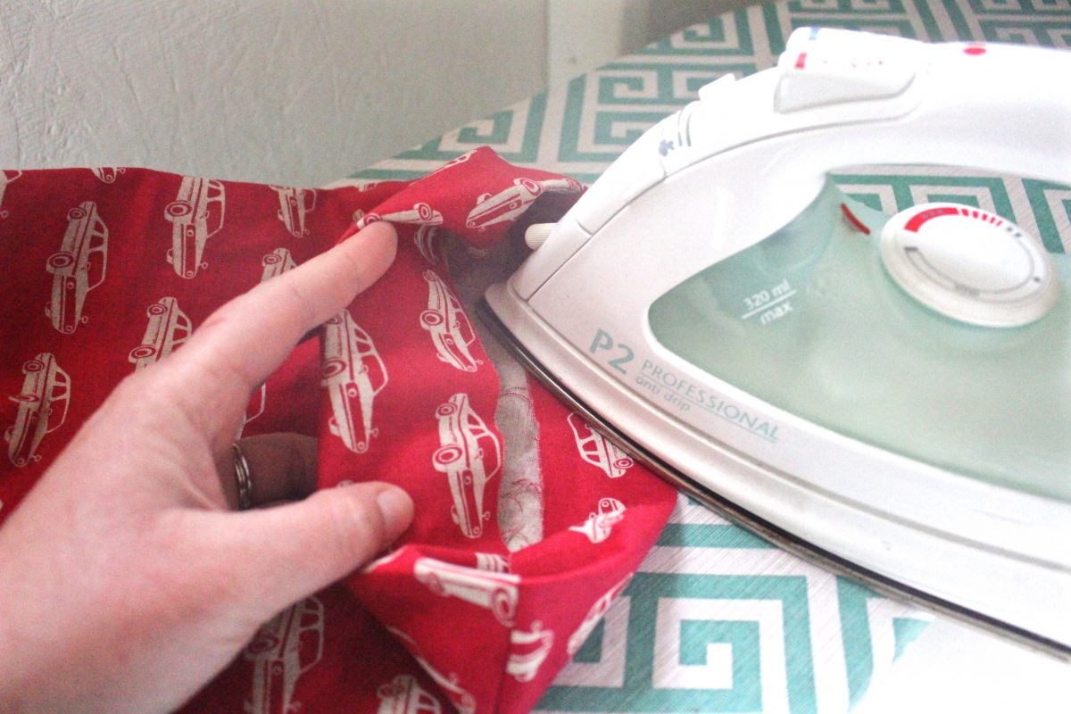 Reusable washable lunch bag Tutorial Step five: fold and iron the top of the bag