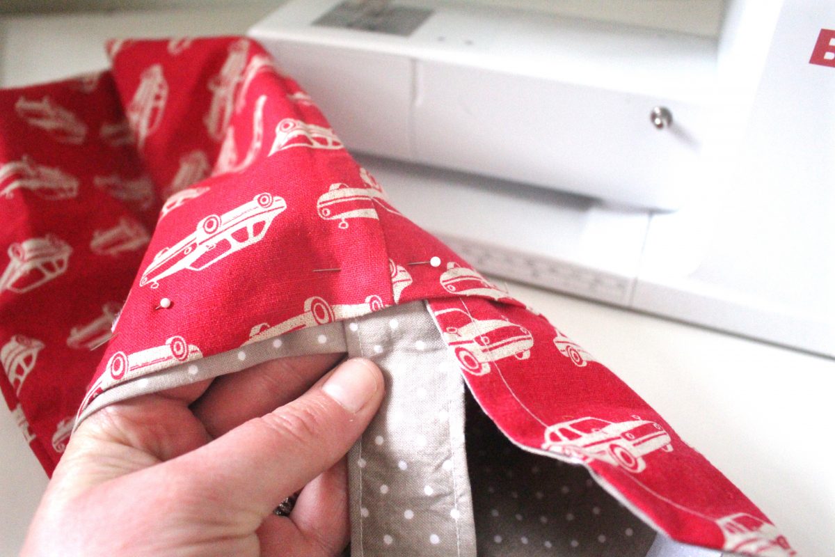Reusable washable lunch bag Tutorial step eighteen: pin bag together