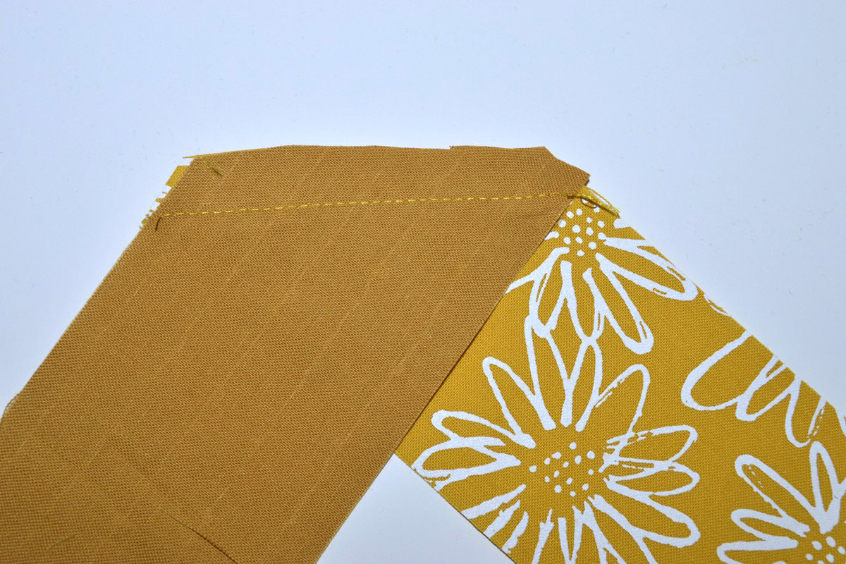 Quilt facing tutorial 1200 x 800 3 WeAllSew