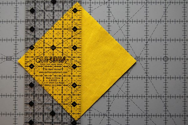 Half square triangle piecing tip