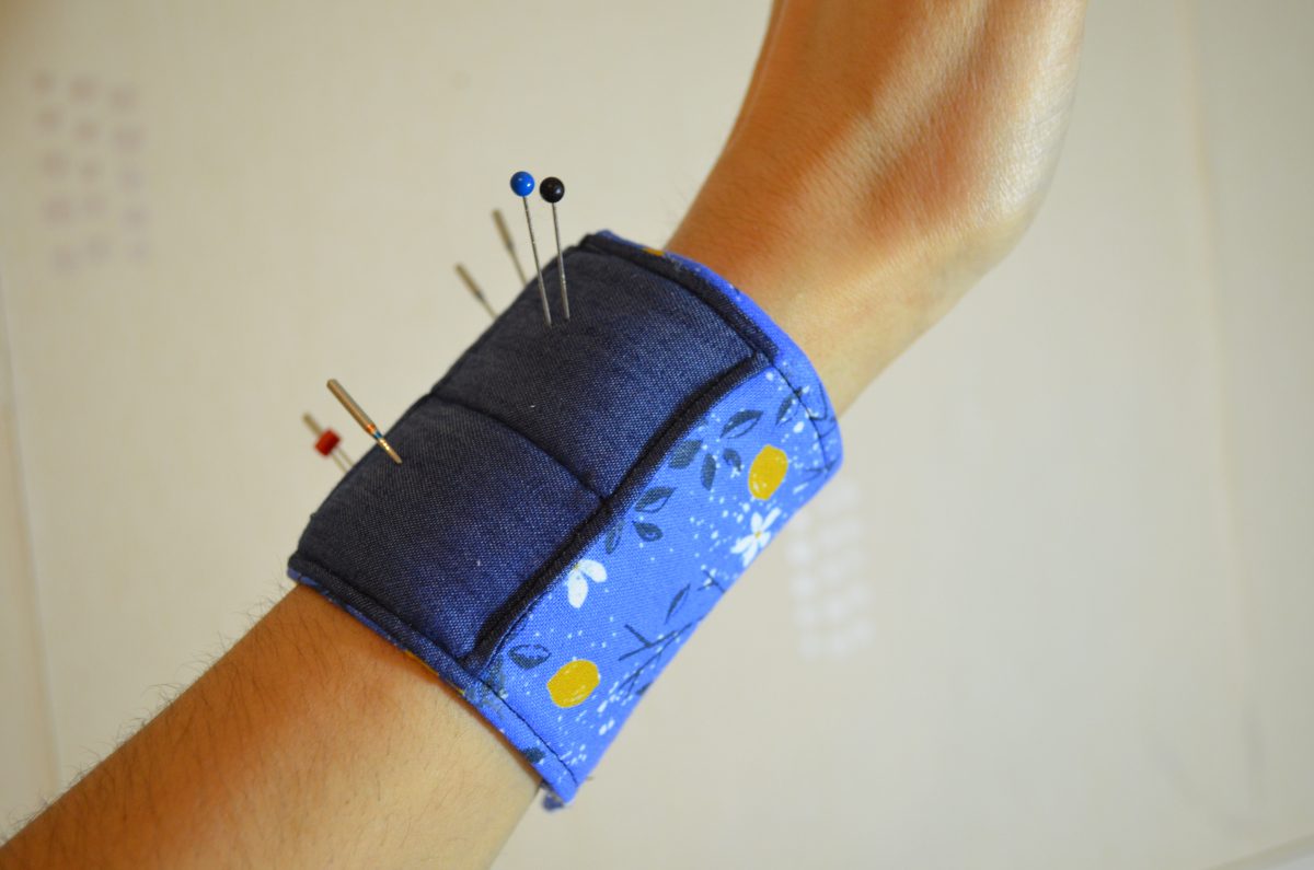 How to sew a pin cushion bracelet { free pin cushion pattern}