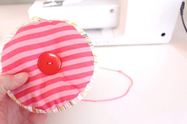 15-minute easy-sew pin cushion Step nine: sew the button