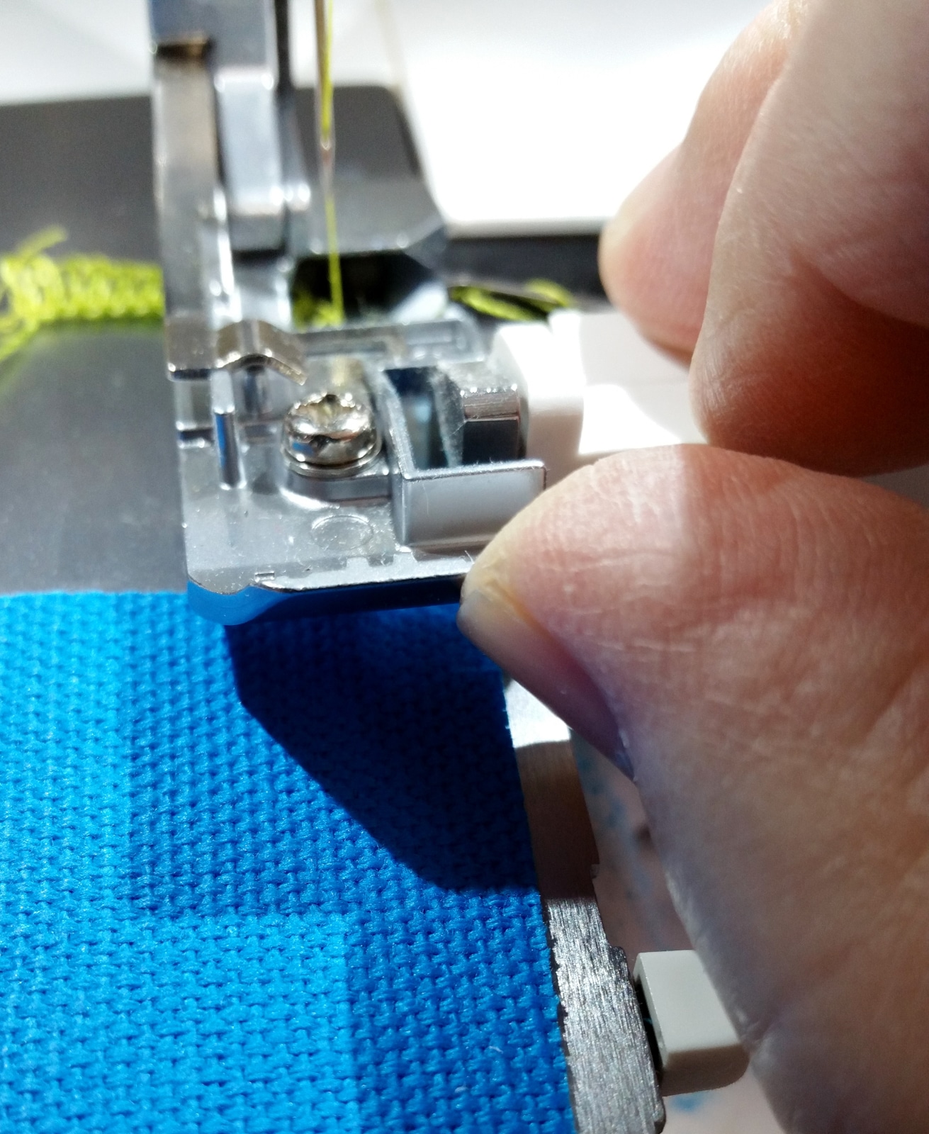 Flange Pillow Tutorial-lift the toe of the presser foot to make fabric positioning easier