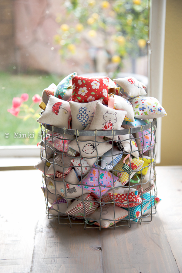 The easiest DIY pin cushion - Stitch Floral