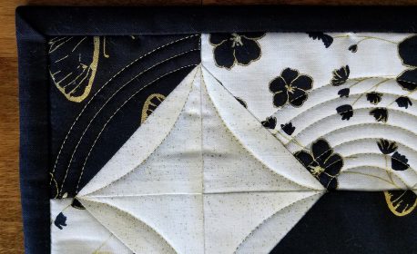 Magic circle table runner