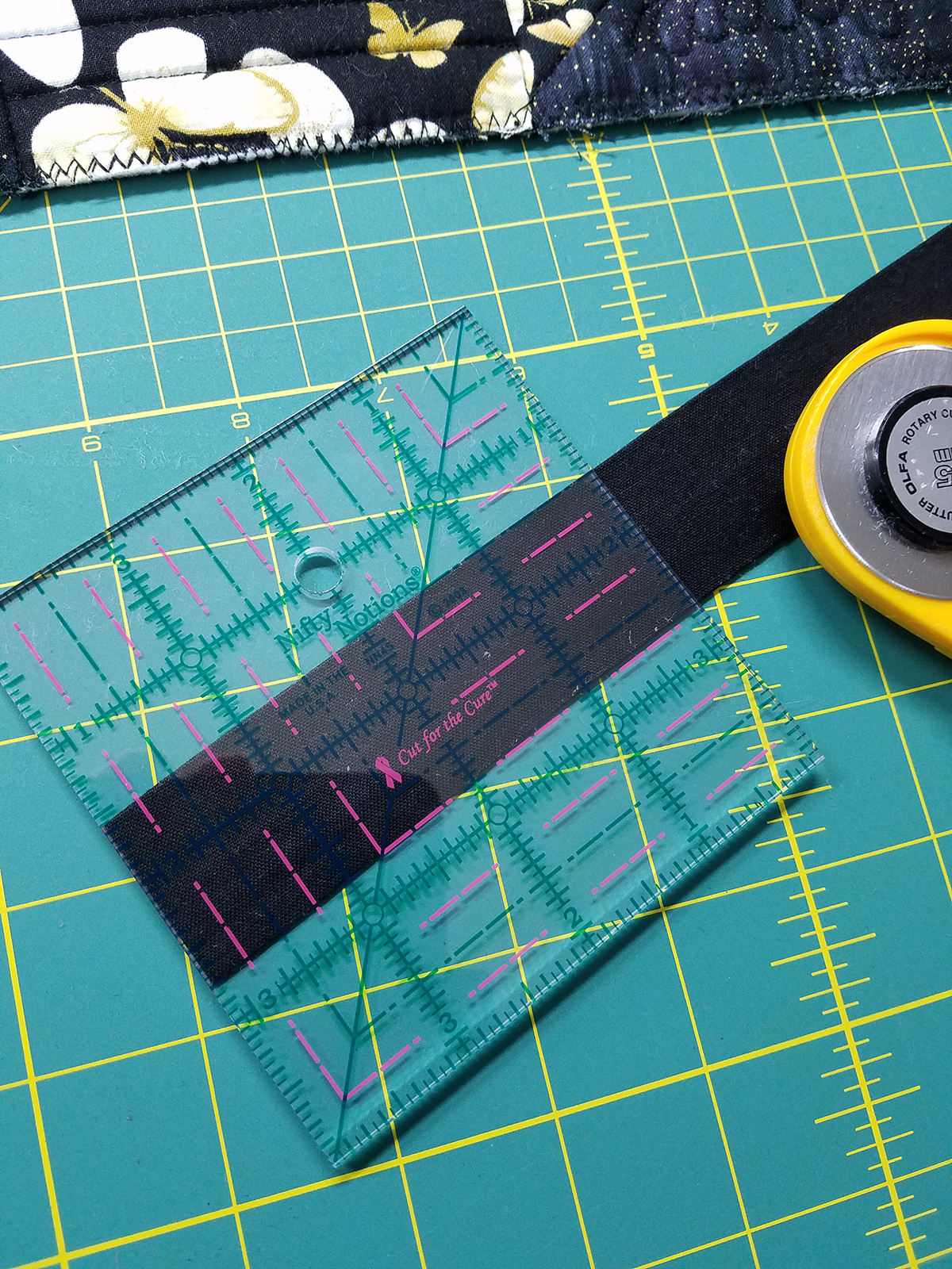 Grecian SquareWall Hanging with Tabs WeAllSew