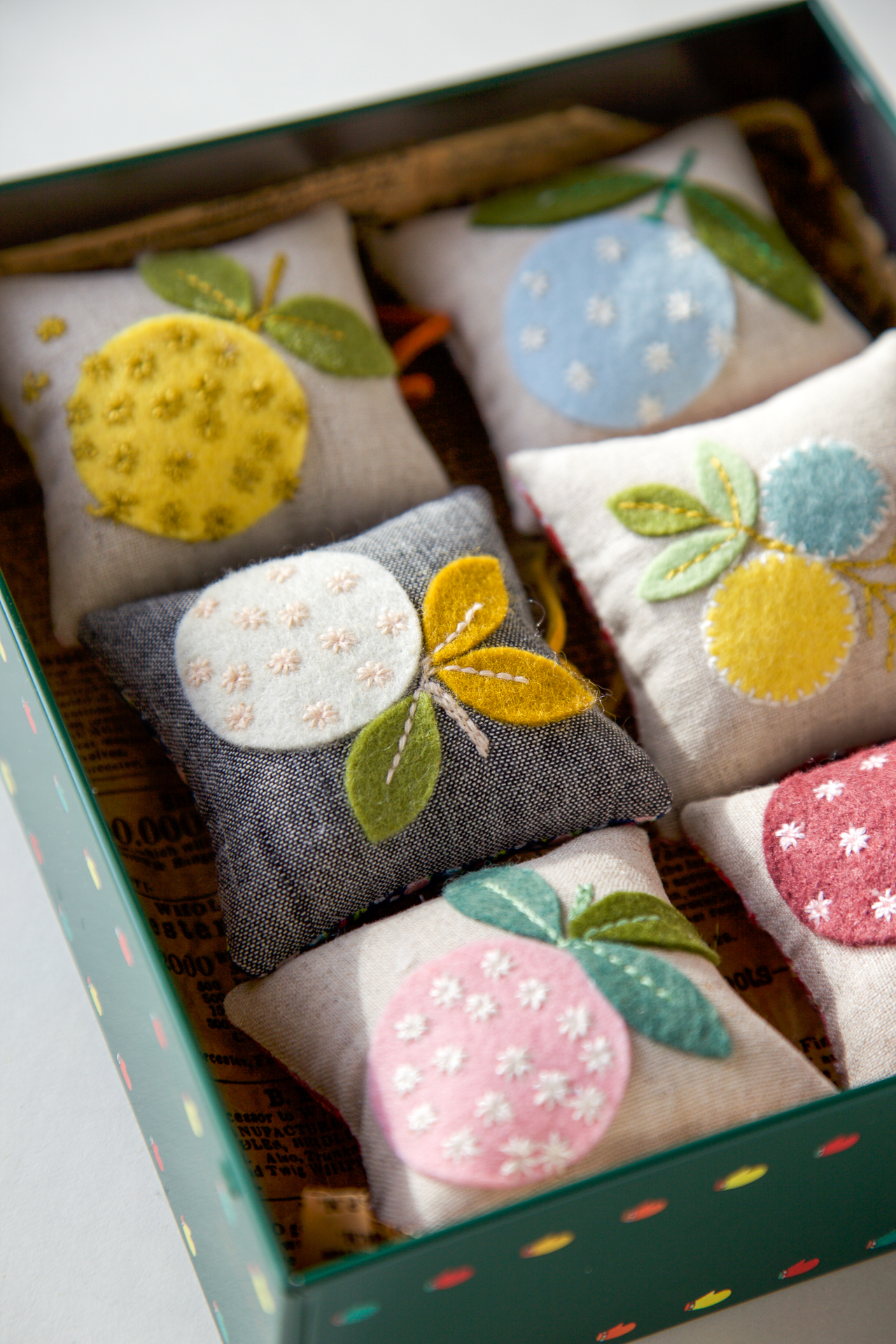 Easy to Make Pin Cushion  Sewing projects for beginners, Pin