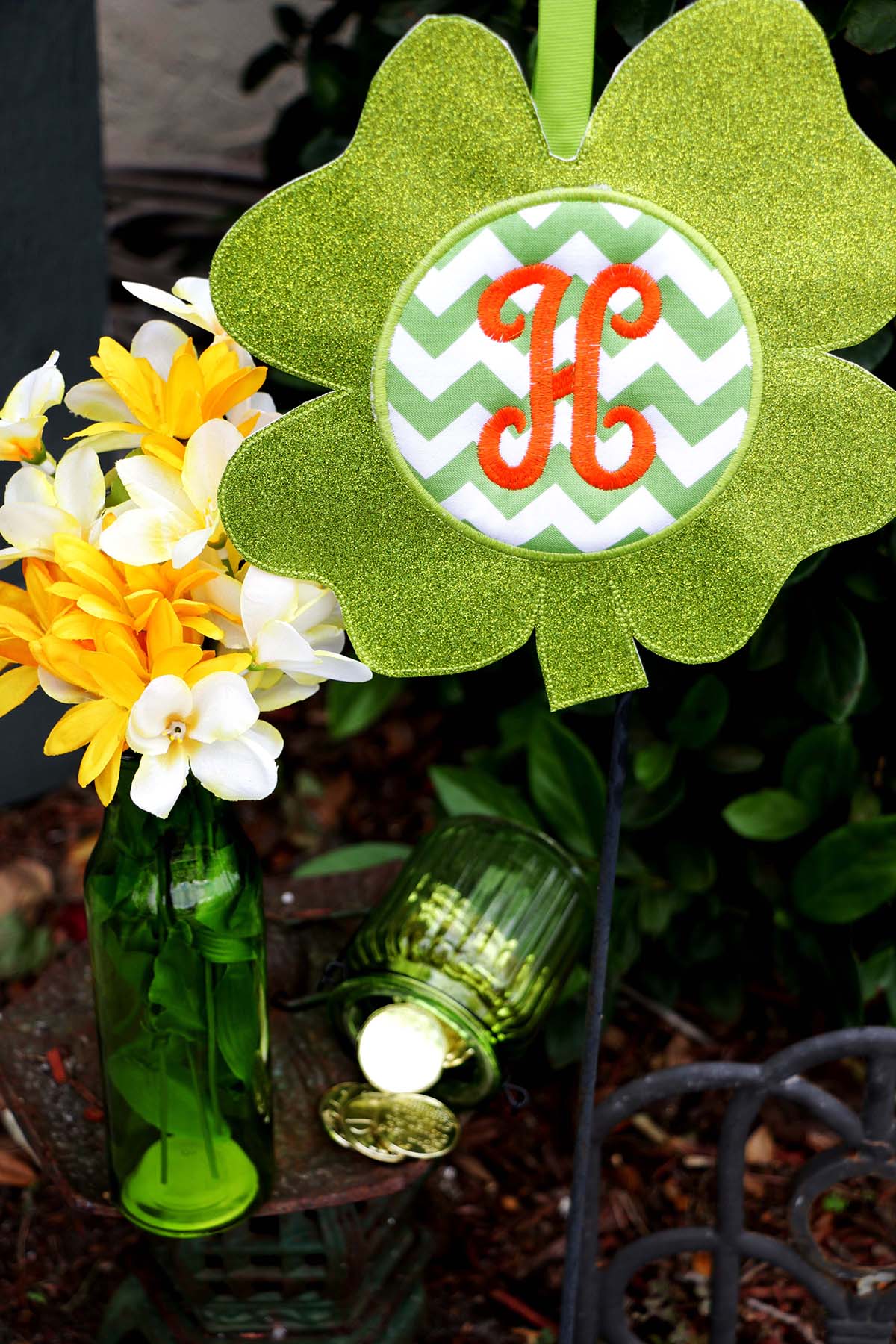 Easy Good Fortune Magic Shamrock Door Hanger In The Hoop